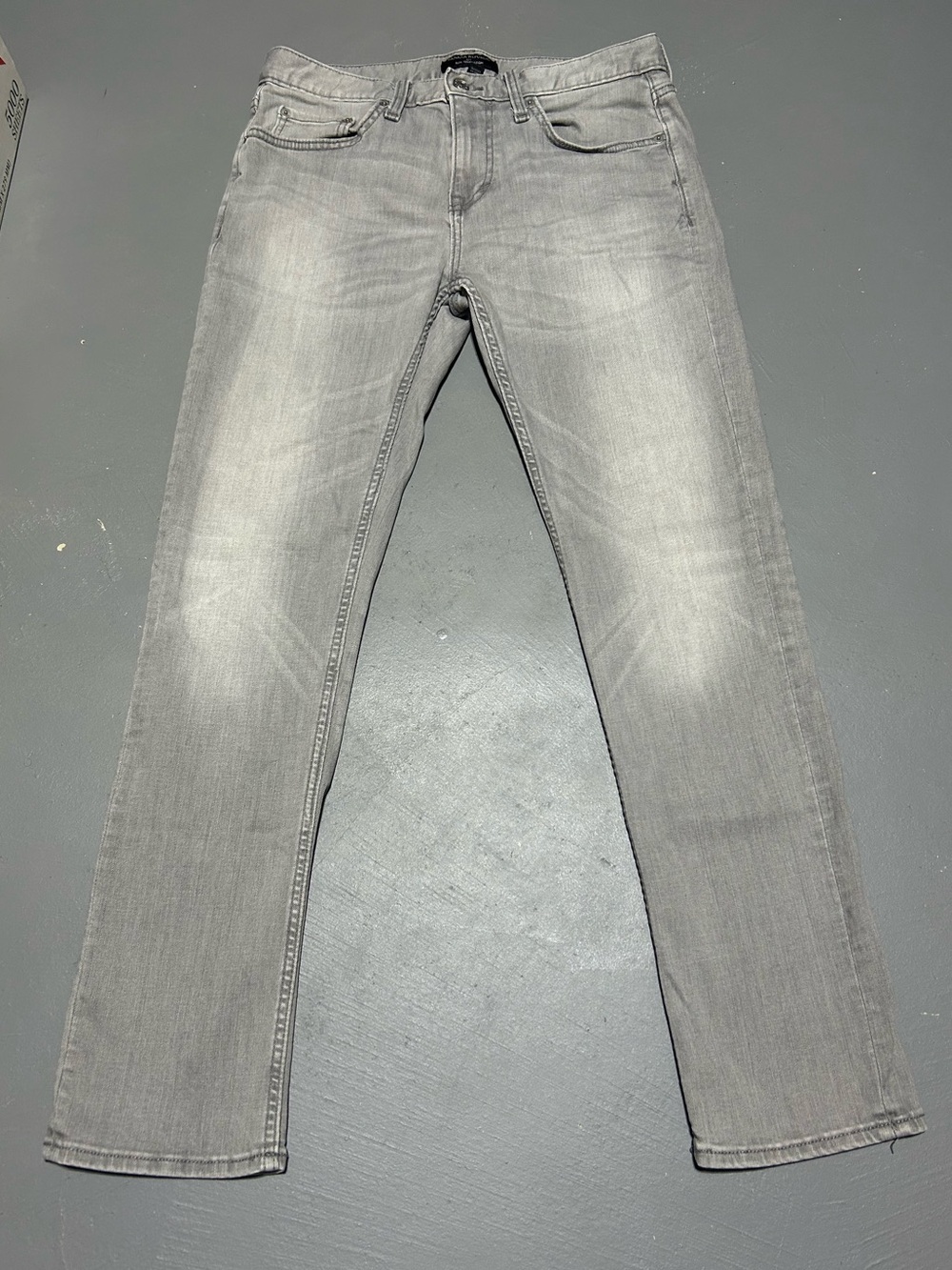 Banana Republic Slim Techmotion Gray Wash Denim Jeans (Men’s Size 30 x 30)
